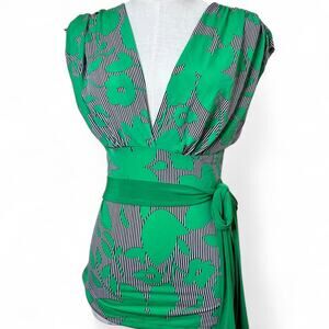 Green and black floral v neck tie waist 90s sleeveless top